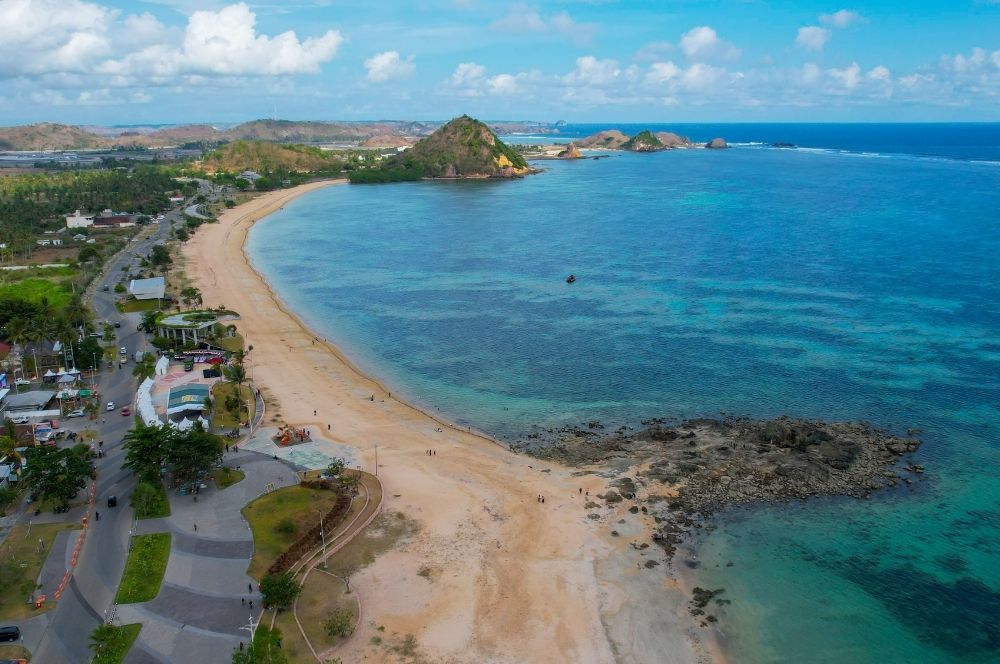 Pantai Kuta: The Iconic Tropical Beach of Bali